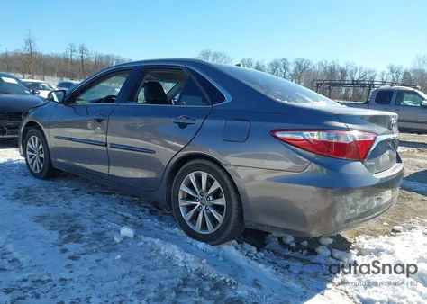 2017 Toyota Camry Xle z USA, uszkodzony, nr VIN 4T1BF1FK2HU628941